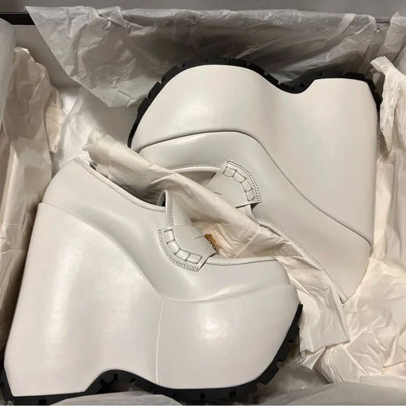 Versace: Medusa Triplatform Wedge - Picture 7 of 16